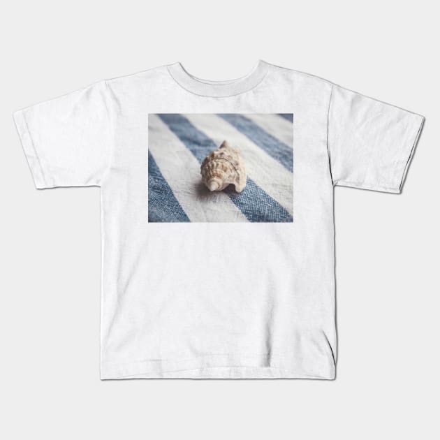 Shell 1 Kids T-Shirt by hextrovert